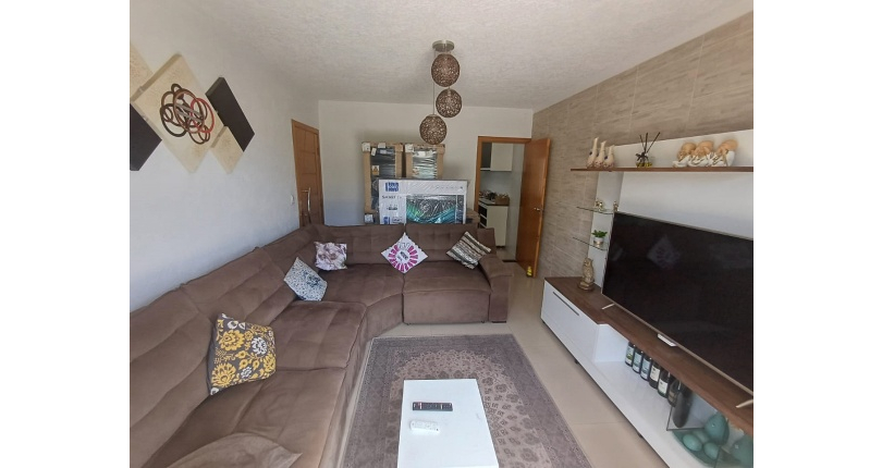 Casa assobradada à venda no Bairro do Parque Maria Domitila na Rua Eusebio da Silva