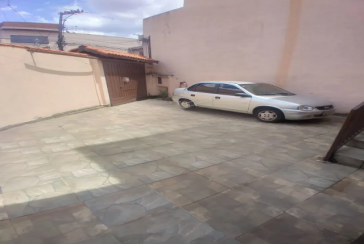 Sobrado à venda no Bairro do Jaraguá na Rua Venâncio Diniz Junqueira,