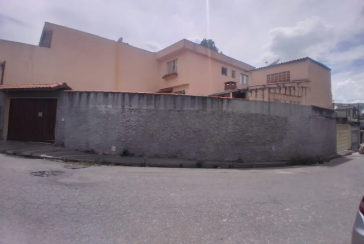 Sobrado à venda no Bairro do Jaraguá na Rua Venâncio Diniz Junqueira,