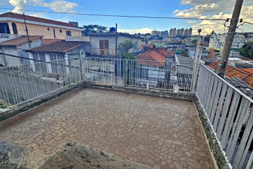 Sobrado à venda no Bairro do Jardim Mangalot na Rua Manoel Ferreira Barbosa,