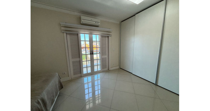  Sobrado à venda no Bairro do Parque São Domingos na Rua Homero Sales,