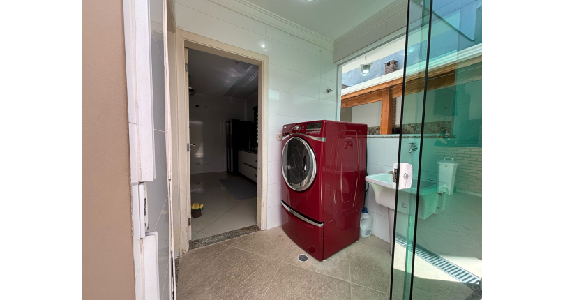  Sobrado à venda no Bairro do Parque São Domingos na Rua Homero Sales,