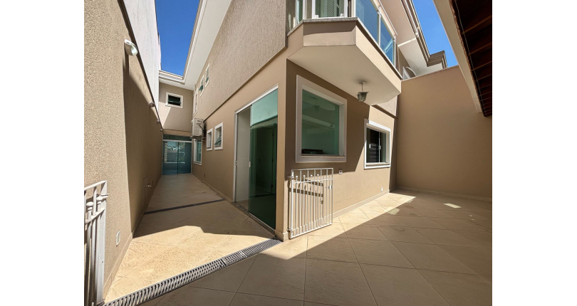  Sobrado à venda no Bairro do Parque São Domingos na Rua Homero Sales,