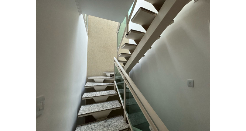  Sobrado à venda no Bairro do Parque São Domingos na Rua Homero Sales,