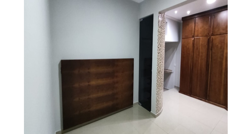 LINDO Sobrado à venda no Bairro do Jardim São João (Jaraguá) na Rua Friedrich Von Voith 489,