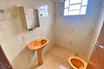 Bom Sobrado à venda no Bairro do Conjunto Residencial Vista Verde na Rua Ricardo Abed, 