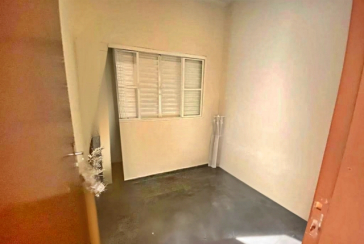 Bom Sobrado à venda no Bairro do Conjunto Residencial Vista Verde na Rua Ricardo Abed, 