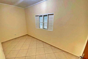 Bom Sobrado à venda no Bairro do Conjunto Residencial Vista Verde na Rua Ricardo Abed, d, 