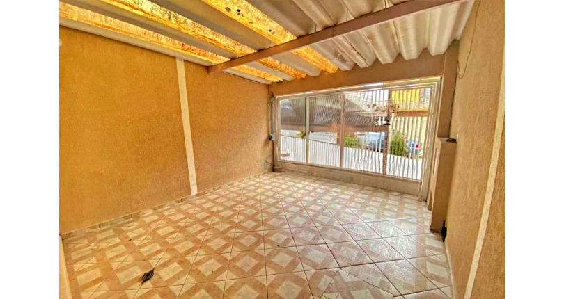 Bom Sobrado à venda no Bairro do Conjunto Residencial Vista Verde na Rua Ricardo Abed, 