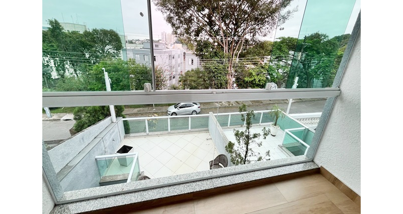 Sobrado à venda no Bairro do Jardim Líbano na Rua Maestro João de Souza Lima,