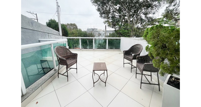 Sobrado à venda no Bairro do Jardim Líbano na Rua Maestro João de Souza Lima,