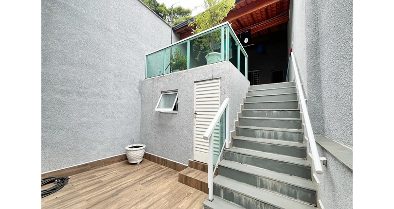 Sobrado à venda no Bairro do Jardim Líbano na Rua Maestro João de Souza Lima,