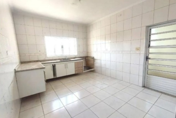 Ótimo Sobrado à venda no Bairro do Jardim Santo Elias na Rua Frederico Jacobi