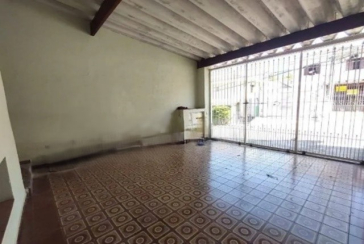 Ótimo Sobrado à venda no Bairro do Jardim Santo Elias na Rua Frederico Jacobi