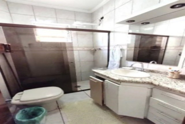 Ótimo Sobrado à venda no Bairro do Jardim Santo Elias na Rua Frederico Jacobi