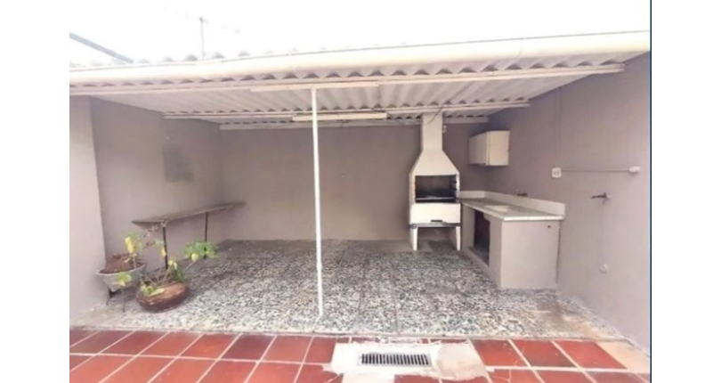 Ótimo Sobrado à venda no Bairro do Jardim Santo Elias na Rua Frederico Jacobi