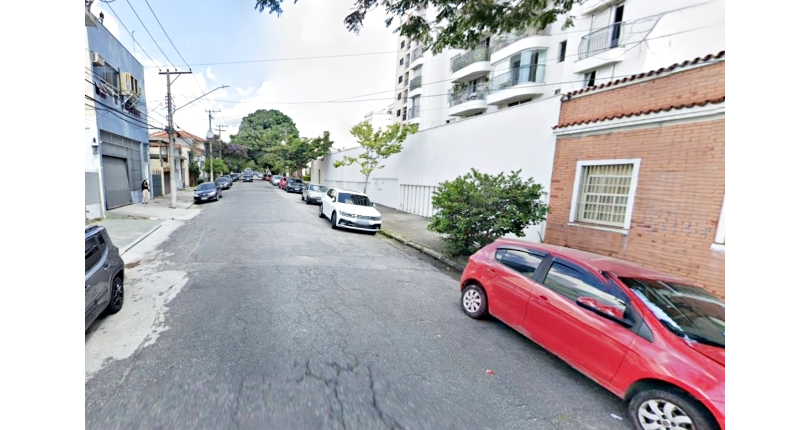 Belo Terreno à venda no Bairro da Lapa na Rua Guaricanga,