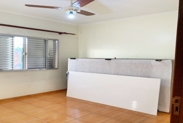 Sobrado à venda no Bairro do Jardim São João (Jaraguá) na Rua Alto Jurupari, 