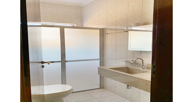 Sobrado à venda no Bairro do Jardim São João (Jaraguá) na Rua Alto Jurupari, 