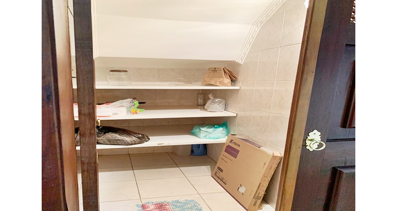 Sobrado à venda no Bairro do Jardim São João (Jaraguá) na Rua Alto Jurupari, 