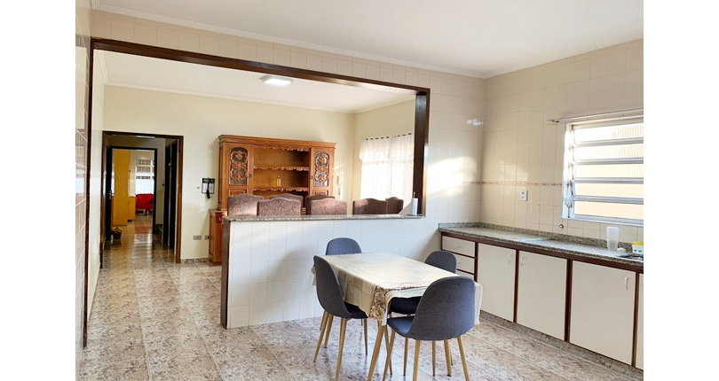 Sobrado à venda no Bairro do Jardim São João (Jaraguá) na Rua Alto Jurupari, 