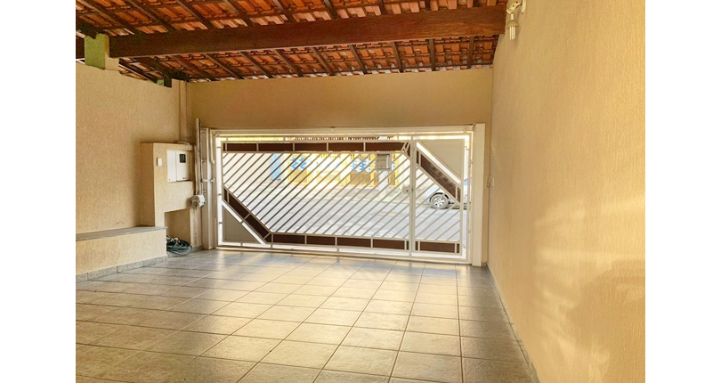 Sobrado à venda no Bairro do Jardim São João (Jaraguá) na Rua Alto Jurupari, 