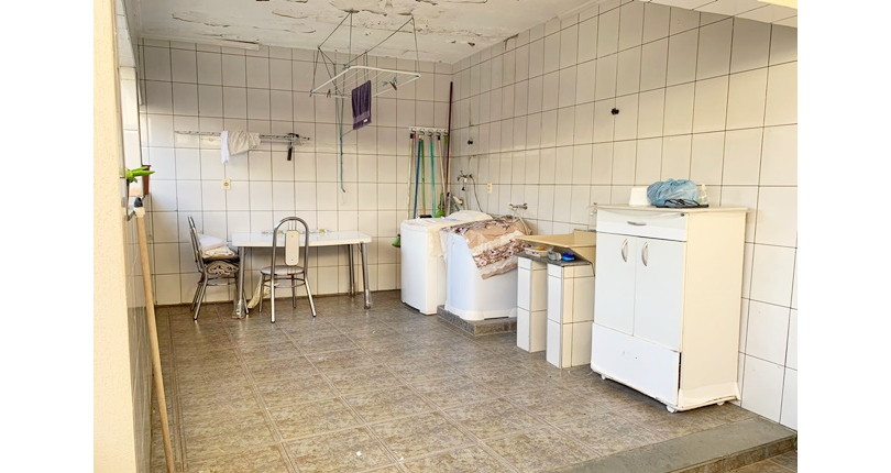 Sobrado à venda no Bairro do Jardim São João (Jaraguá) na Rua Alto Jurupari, 