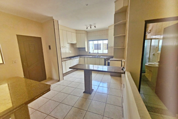 Casa à venda no Bairro do Jardim Santo Elias na Rua Romão Martins,