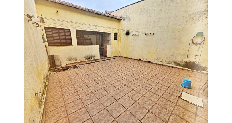 Casa à venda no Bairro do Jardim Santo Elias na Rua Romão Martins,