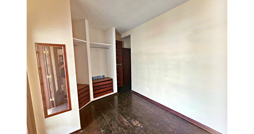 Casa à venda no Bairro do Jardim Santo Elias na Rua Romão Martins,