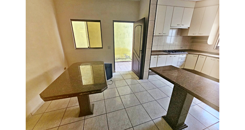 Casa à venda no Bairro do Jardim Santo Elias na Rua Romão Martins,