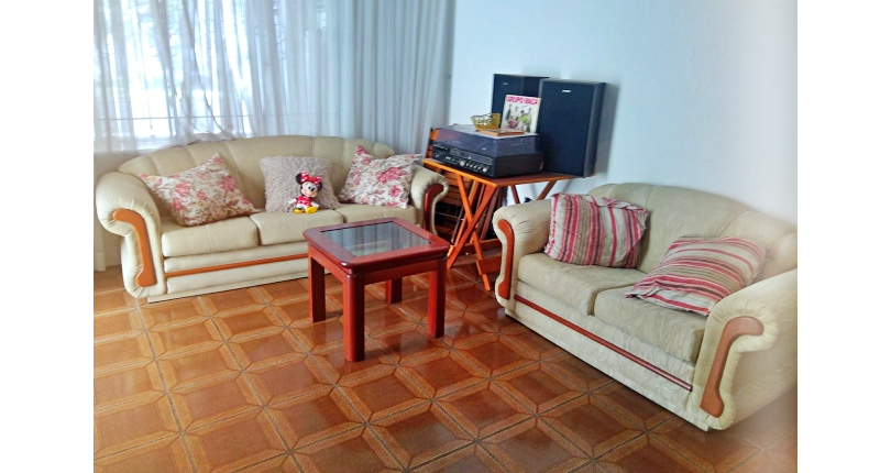 Sobrado à venda no Parque Maria Domitila na Rua Francisco Basílio de Melo