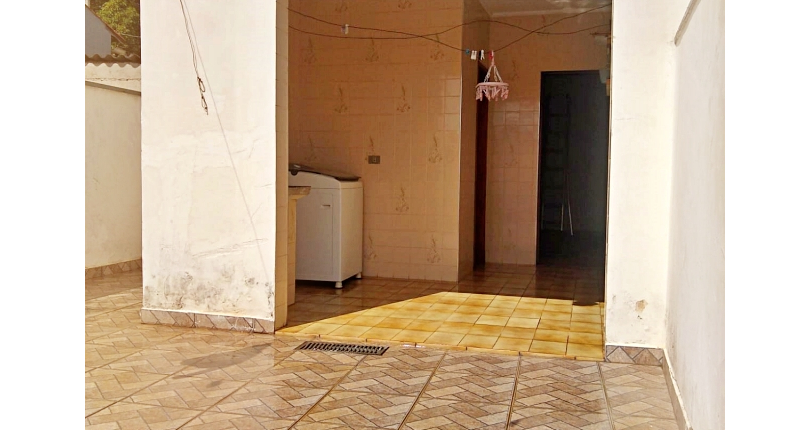 Sobrado à venda no Parque Maria Domitila na Rua Francisco Basílio de Melo