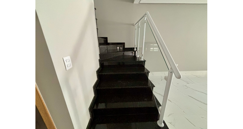 Lindo Sobrado novo à venda no Bairro do Parque São Domingos na Rua Agostinho dos Santos 310, 