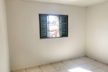 Casa para renda à venda no Bairro da Vila Zat na Praça Vinte e Cinco de Novembro,
