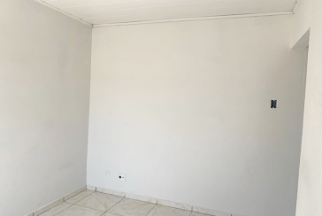 Casa para renda à venda no Bairro da Vila Zat na Praça Vinte e Cinco de Novembro,