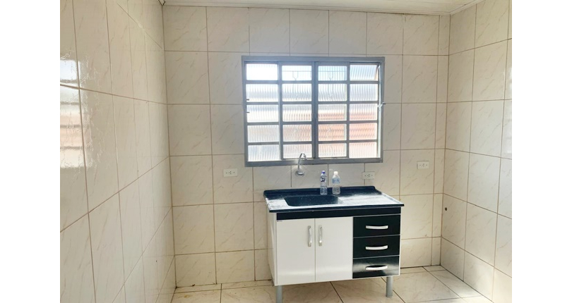 Casa para renda à venda no Bairro da Vila Zat na Praça Vinte e Cinco de Novembro,