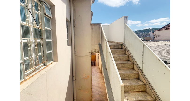 Casa para renda à venda no Bairro da Vila Zat na Praça Vinte e Cinco de Novembro,