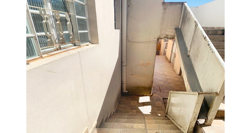 Casa para renda à venda no Bairro da Vila Zat na Praça Vinte e Cinco de Novembro,