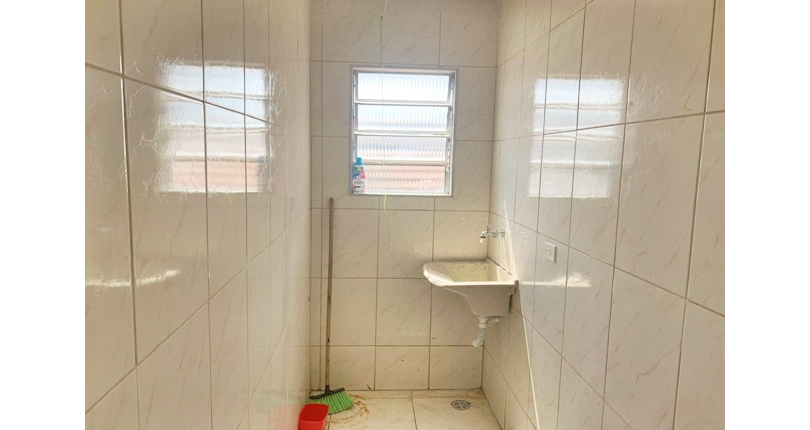 Casa para renda à venda no Bairro da Vila Zat na Praça Vinte e Cinco de Novembro,