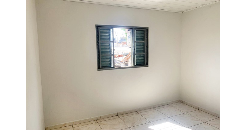 Casa para renda à venda no Bairro da Vila Zat na Praça Vinte e Cinco de Novembro,