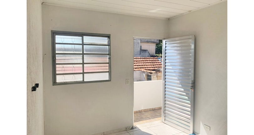 Casa para renda à venda no Bairro da Vila Zat na Praça Vinte e Cinco de Novembro,