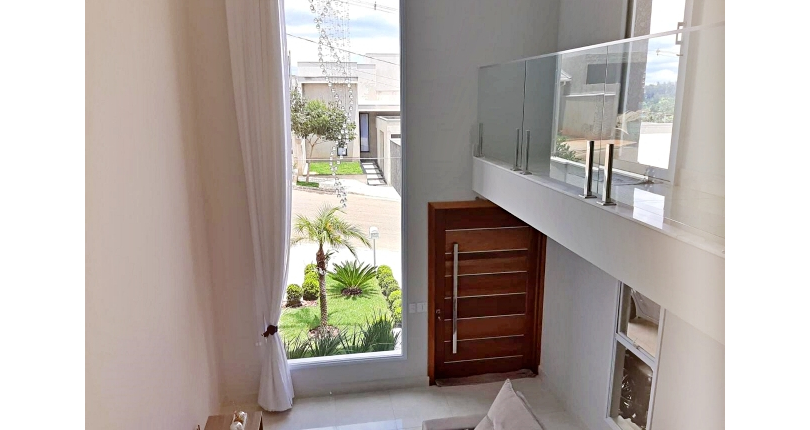 Belo Sobrado à venda em Bragança Paulista no Bairro do Condomínio Portal da Serra 