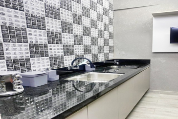 Bela Casa assobradada à venda no Bairro do Parque São Domingos na Rua Dirceu de Almeida,