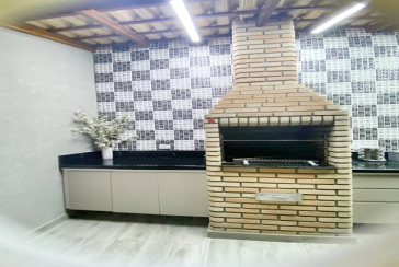 Bela Casa assobradada à venda no Bairro do Parque São Domingos na Rua Dirceu de Almeida,