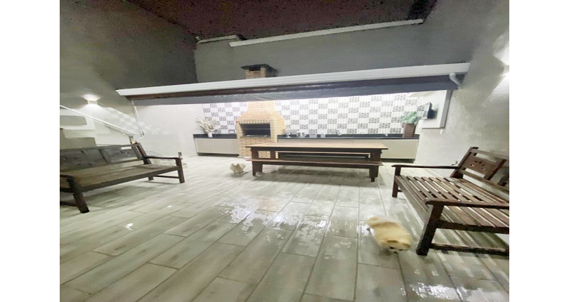 Bela Casa assobradada à venda no Bairro do Parque São Domingos na Rua Dirceu de Almeida,