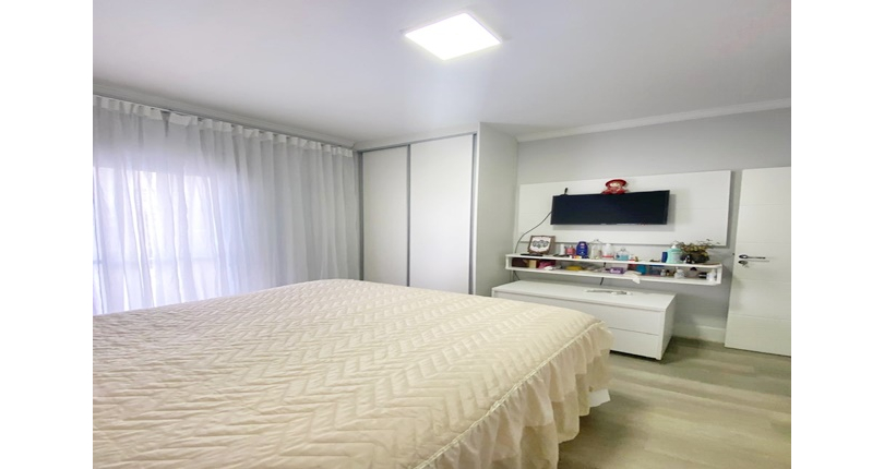 Bela Casa assobradada à venda no Bairro do Parque São Domingos na Rua Dirceu de Almeida,