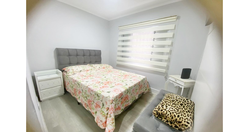 Bela Casa assobradada à venda no Bairro do Parque São Domingos na Rua Dirceu de Almeida,