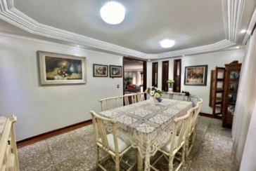 Lindo Sobrado à venda no Bairro do City América na Rua Emir Nogueira,