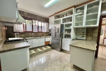 Lindo Sobrado à venda no Bairro do City América na Rua Emir Nogueira,